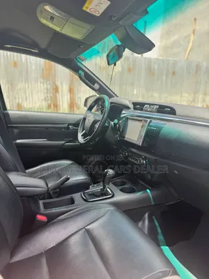 Toyota Hilux 2020 Gray