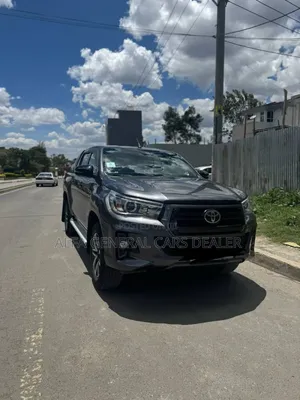 Toyota Hilux 2020 Gray