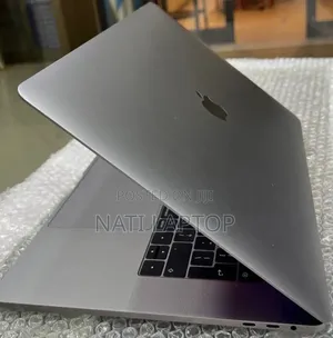 New Laptop Apple MacBook Pro 2017 16GB Intel Core i7 SSD 512GB