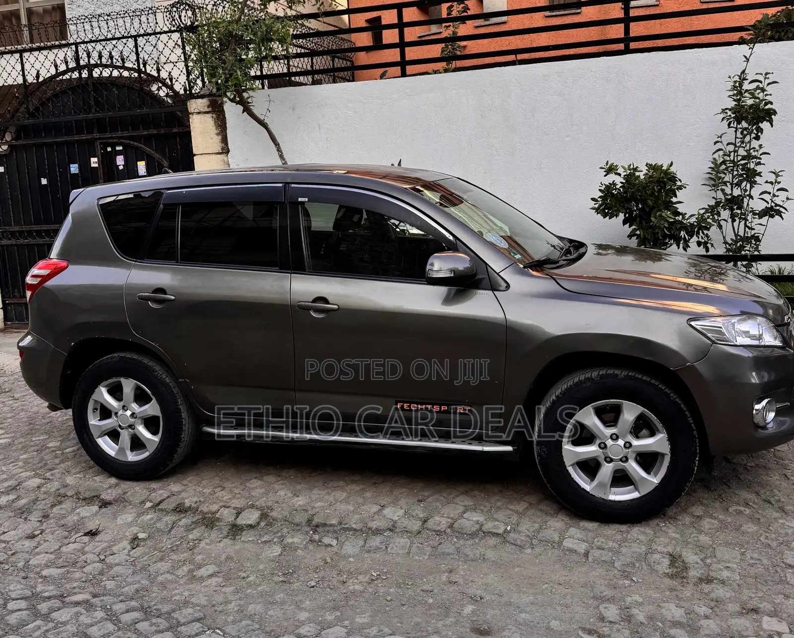 Toyota RAV4 2011 Brown