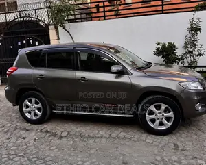 Toyota RAV4 2011 Brown