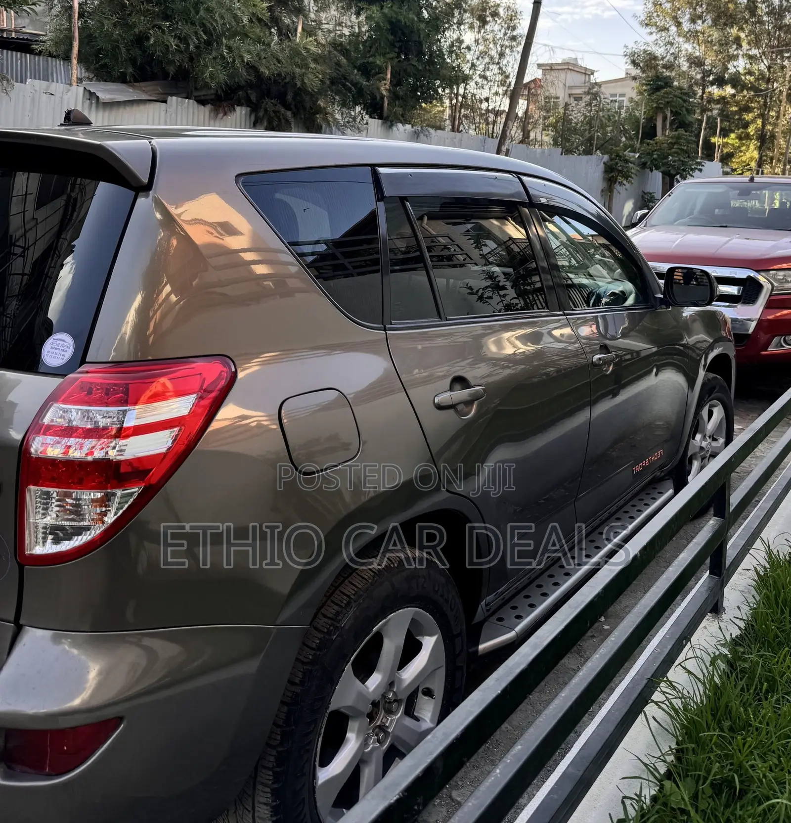 Toyota RAV4 2011 Brown