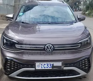 Volkswagen ID.6 2022 Gold
