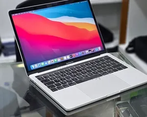 New Laptop Apple MacBook Air 2019 16GB Intel Core i7 SSD 256GB