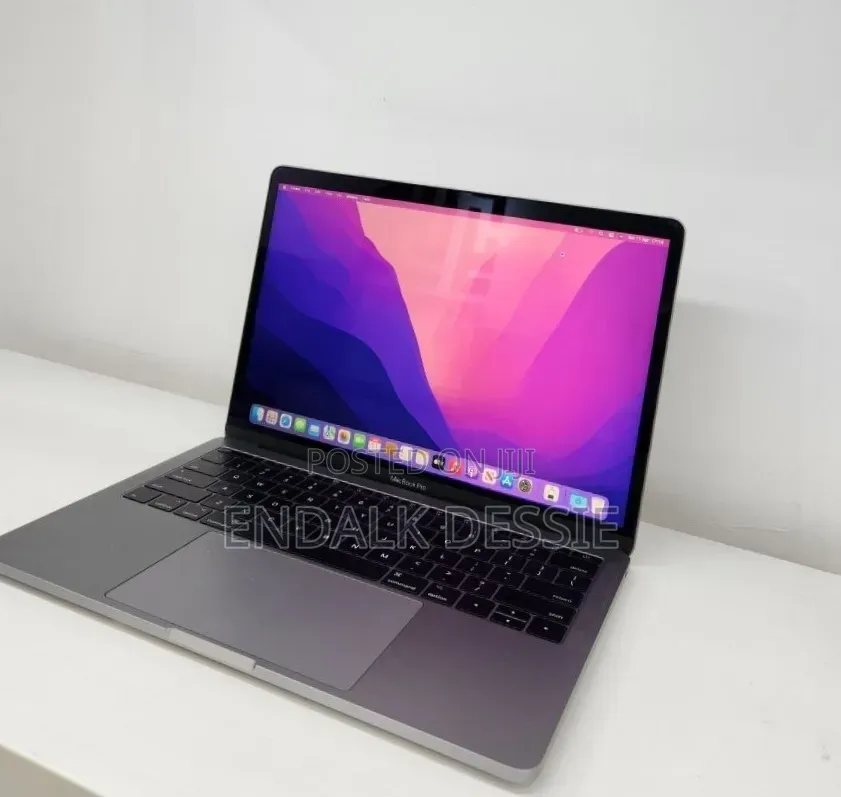 New Laptop Apple MacBook Pro 2017 8GB Intel Core i7 SSD 128GB