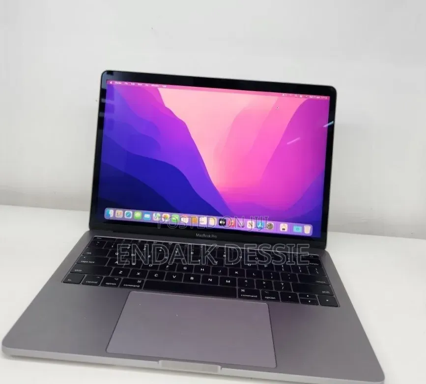 New Laptop Apple MacBook Pro 2017 8GB Intel Core i7 SSD 128GB
