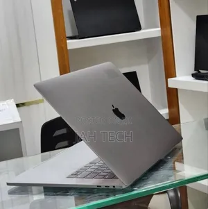 New Laptop Apple MacBook Pro 2017 16GB Intel Core i7 SSD 512GB
