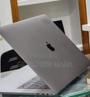 New Laptop Apple MacBook Pro 2017 16GB Intel Core i7 SSD 512GB