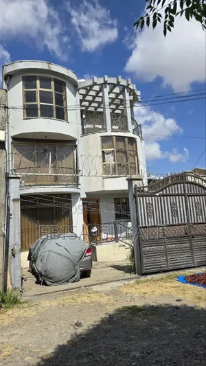 Furnished 5bdrm Farm House in Yeka for sale