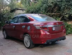 Toyota Yaris 2013 Red