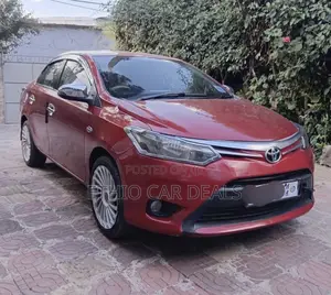 Toyota Yaris 2013 Red