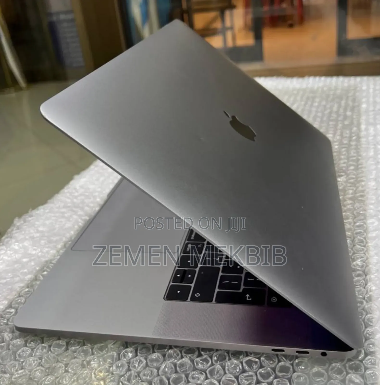 New Laptop Apple MacBook Pro 2017 16GB Intel Core i7 SSD 512GB