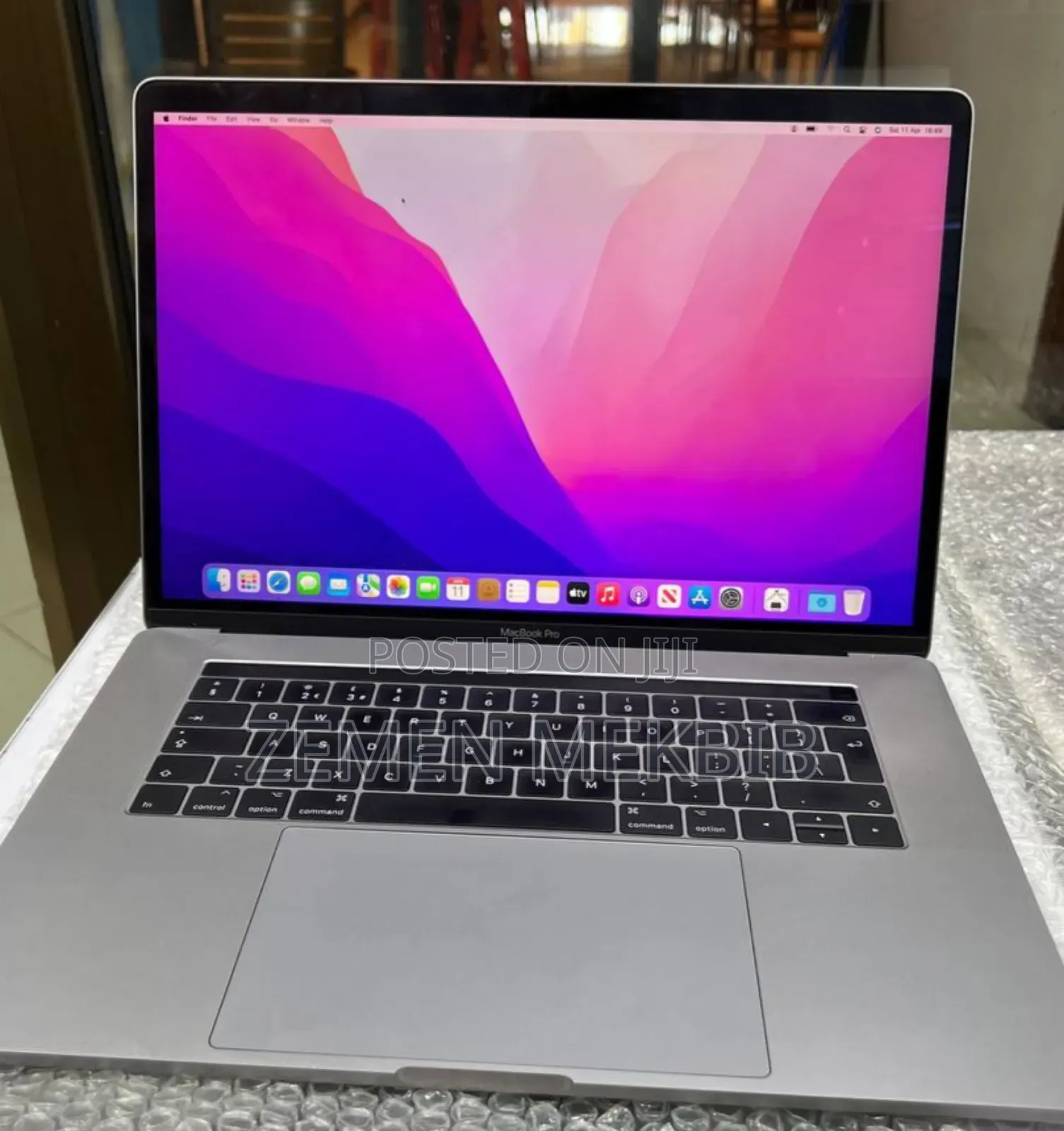 New Laptop Apple MacBook Pro 2017 16GB Intel Core i7 SSD 512GB