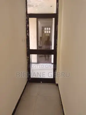 8bdrm House in G+2 House, Nifas Silk-Lafto for rent