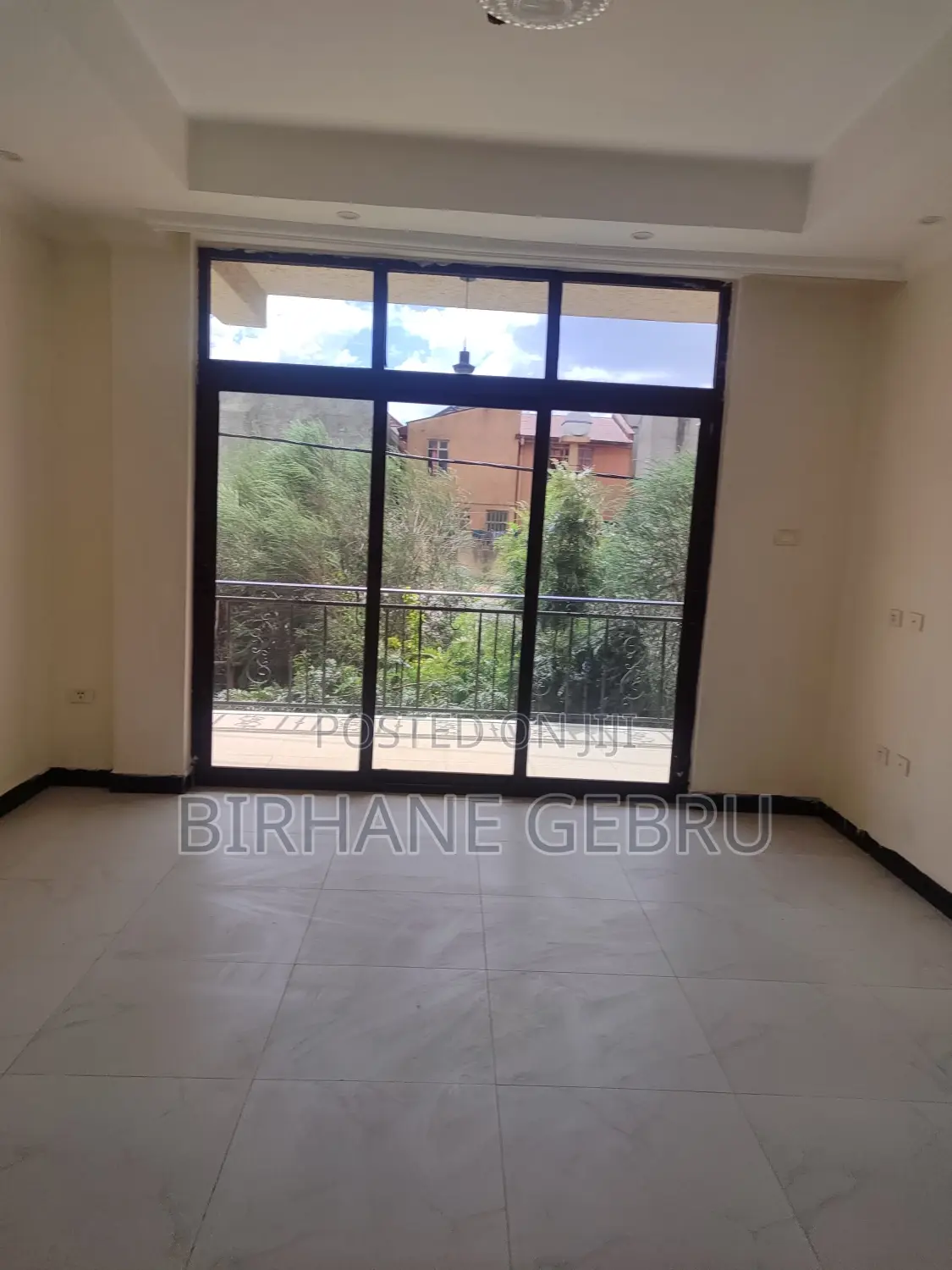 8bdrm House in G+2 House, Nifas Silk-Lafto for rent