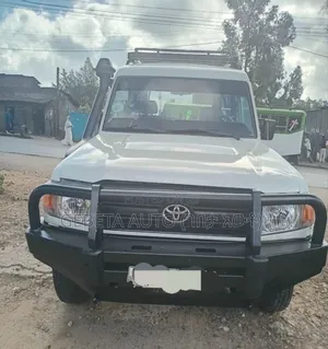Toyota Land Cruiser 2008 White