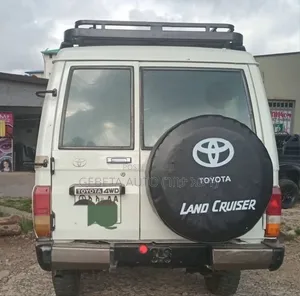 Toyota Land Cruiser 2008 White