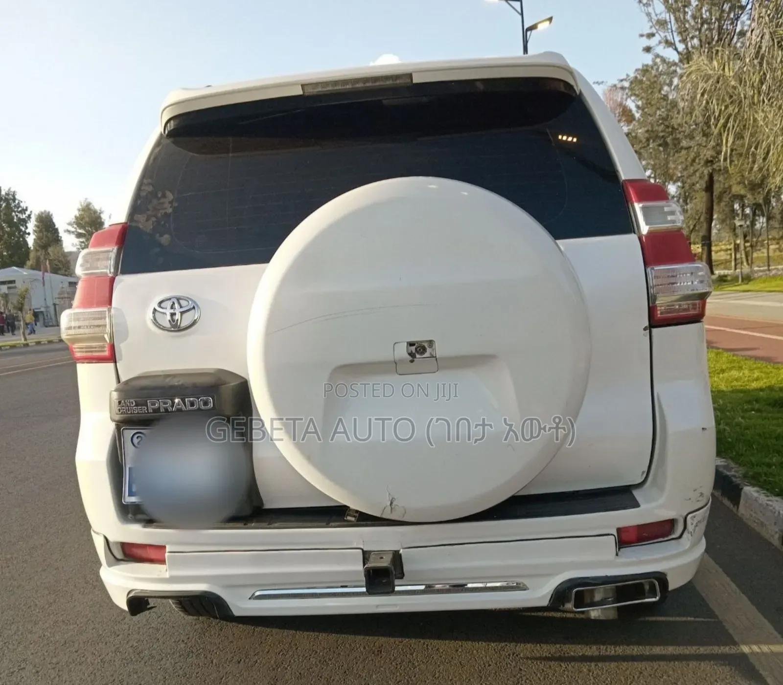 Toyota Land Cruiser 2011 White