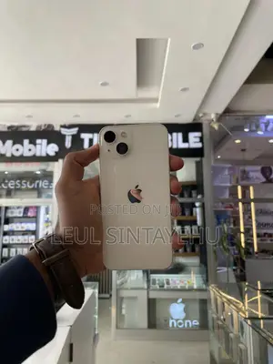 Apple iPhone 13 128 GB White