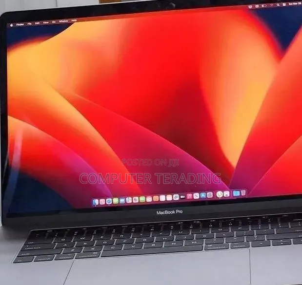 New Laptop Apple MacBook Pro 2017 16GB Intel Core i7 SSD 512GB