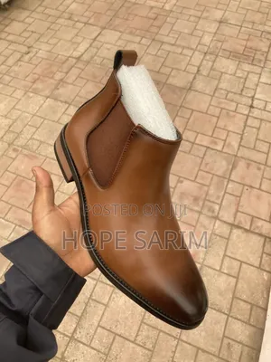 Stylish Men's Tan Brown Chelsea Boots