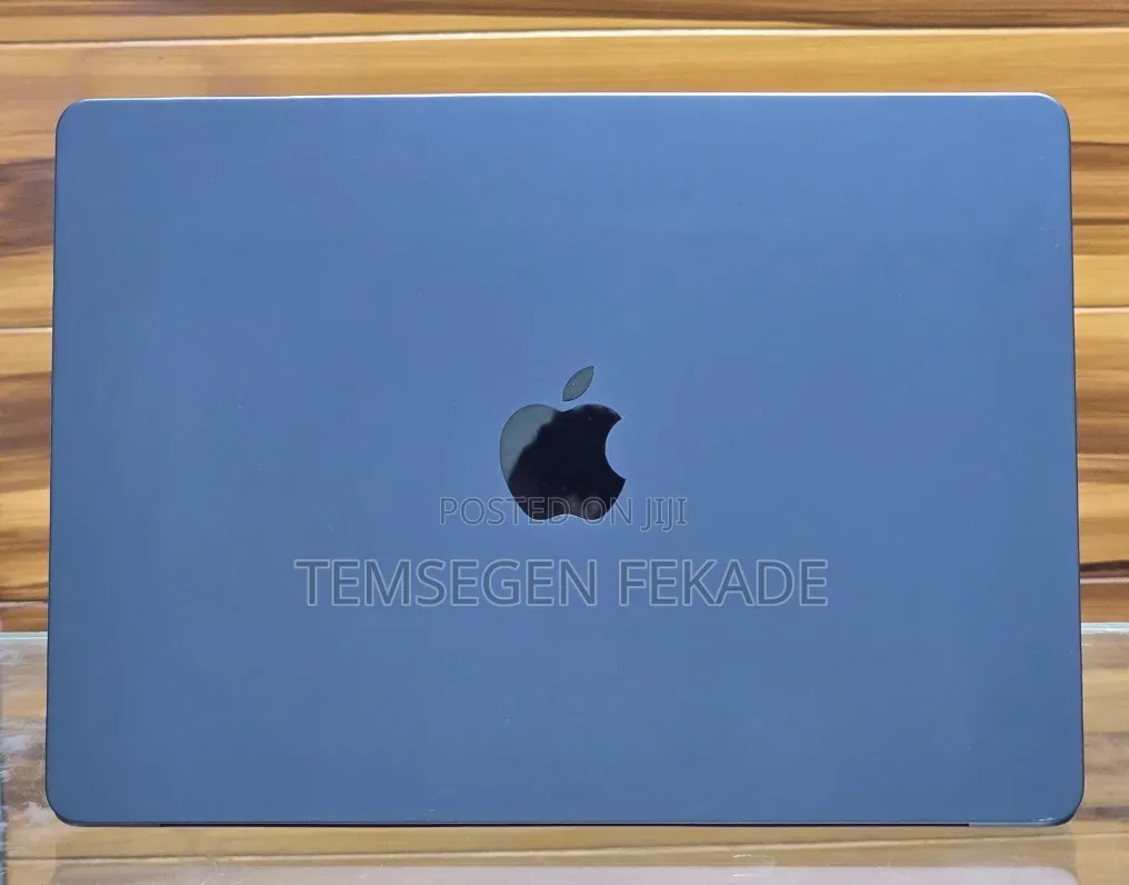 New Laptop Apple MacBook Air 2025 M4 13-inch 16GB Apple M4 SSD 256GB