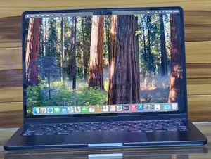 New Laptop Apple MacBook Air 2025 M4 13-inch 16GB Apple M4 SSD 256GB