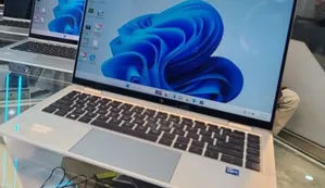 New Laptop HP EliteBook 1040 G8 16GB Intel Core i7 SSD 512GB