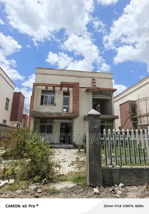 5bdrm House in Abrham Legese, Yeka for sale