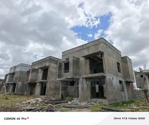 5bdrm House in Abrham Legese, Yeka for sale
