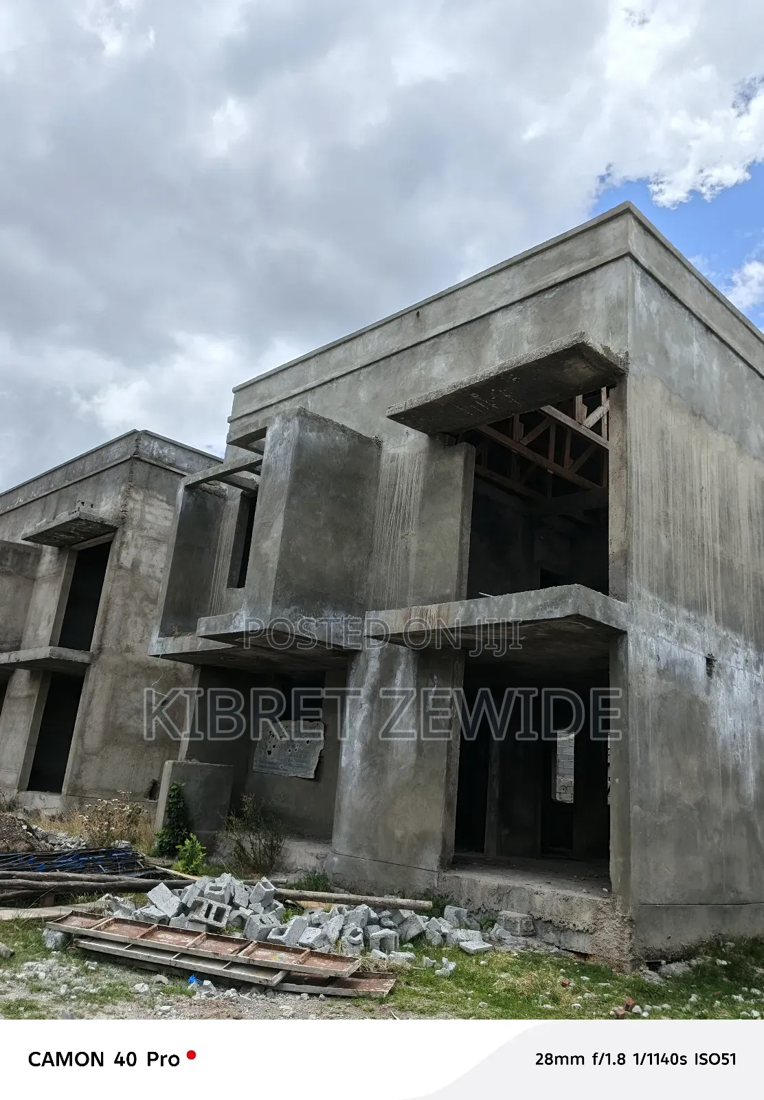 5bdrm House in Abrham Legese, Yeka for sale