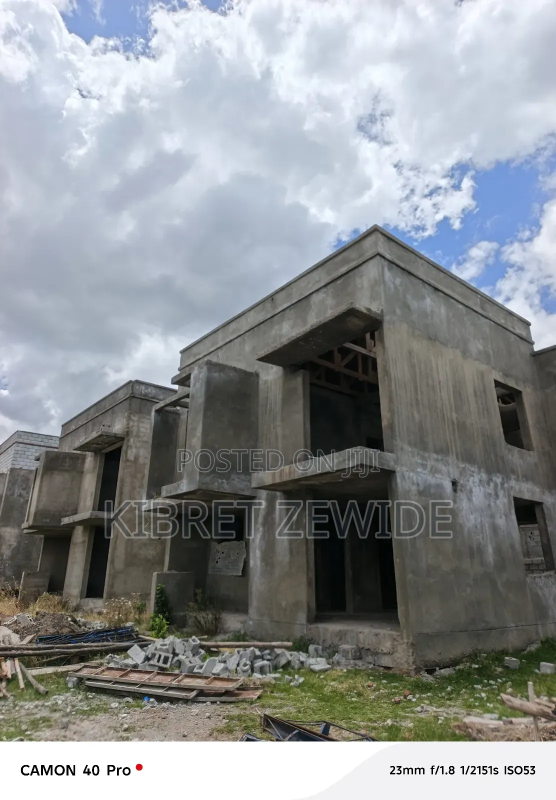 5bdrm House in Abrham Legese, Yeka for sale