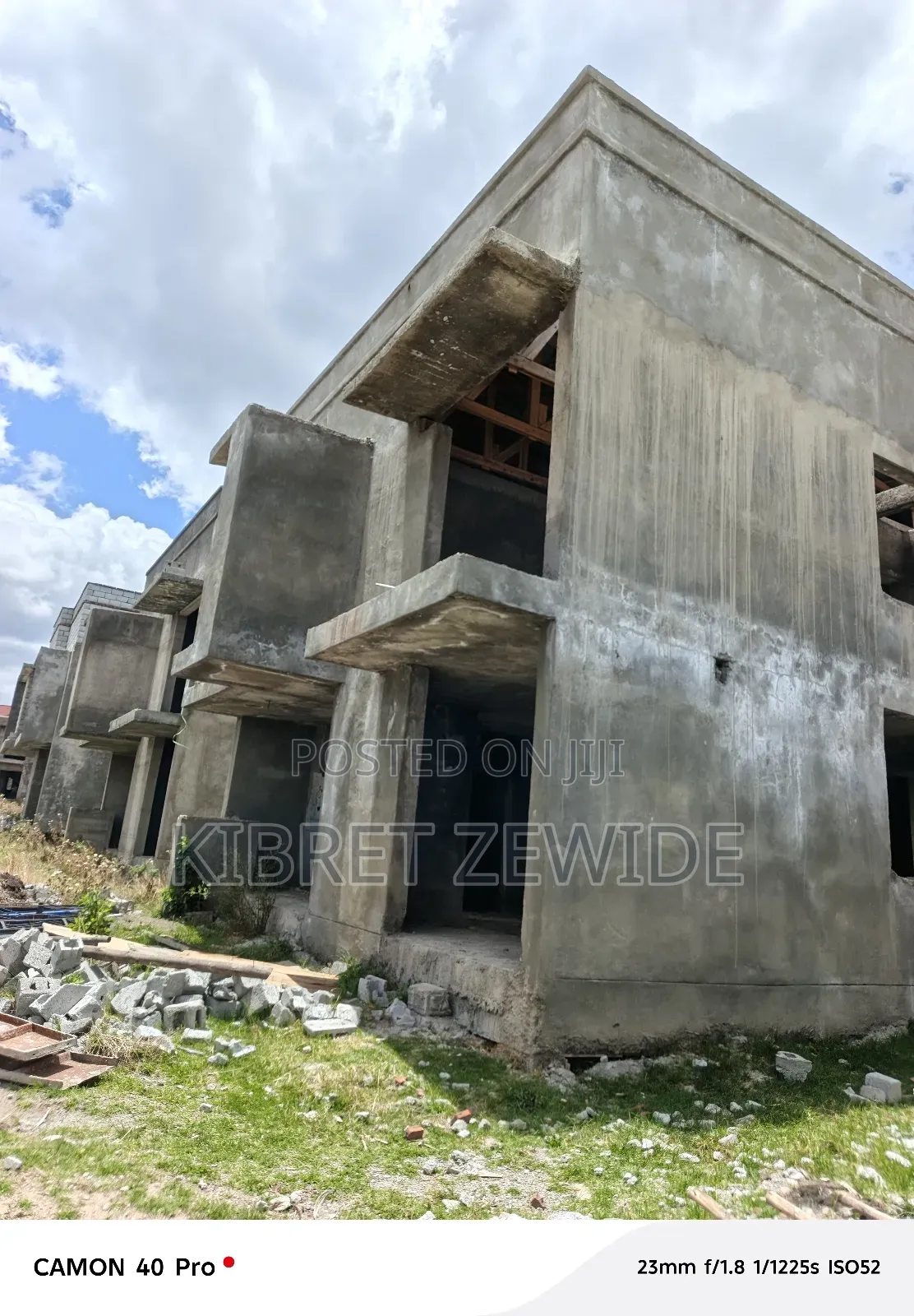 5bdrm House in Abrham Legese, Yeka for sale