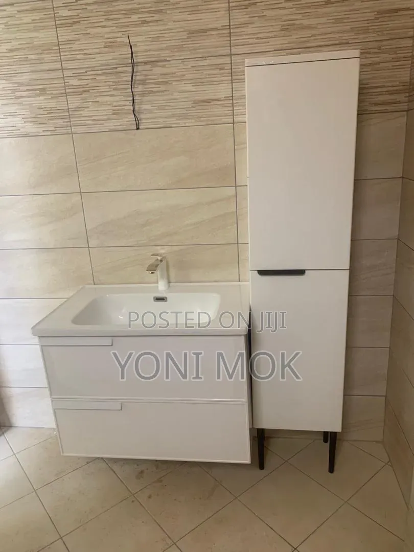 Furnished 20bdrm Apartment in Akaky Kaliti for sale