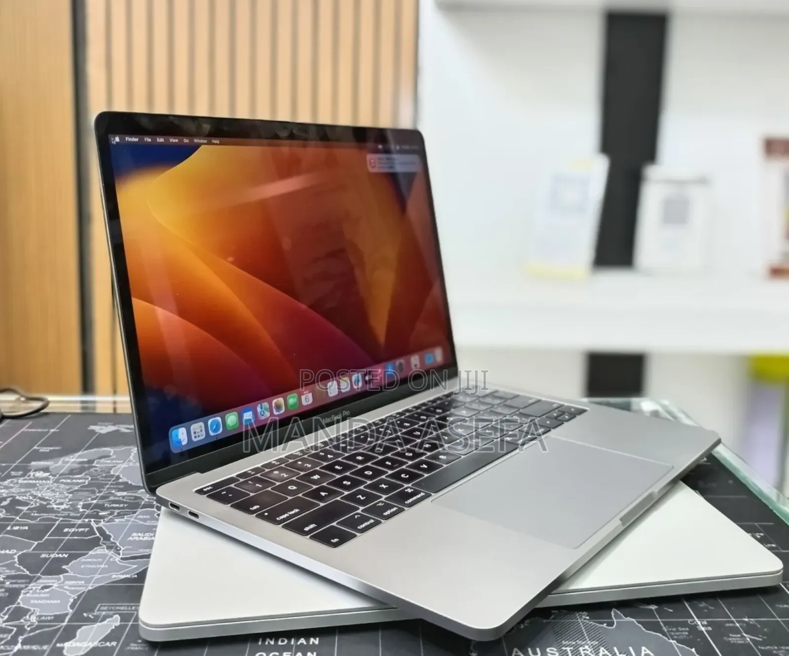 New Laptop Apple MacBook Pro 2017 16GB Intel Core i5 SSD 256GB