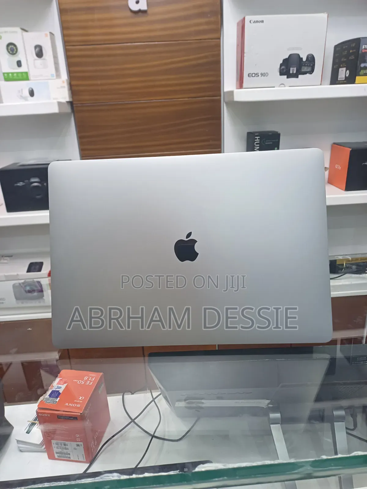 New Laptop Apple MacBook Pro 2019 32GB Intel Core i9 SSD 512GB