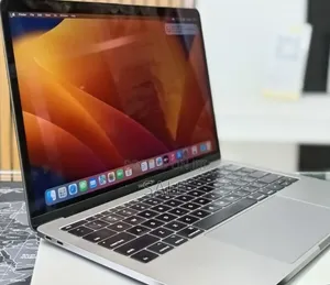 New Laptop Apple MacBook Pro M1 16GB Intel Core i5 SSD 256GB