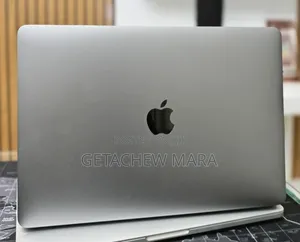 New Laptop Apple MacBook Pro 2017 16GB Intel Core i5 SSD 256GB