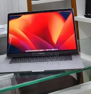 New Laptop Apple MacBook Pro 2017 16GB Intel Core i7 SSD 512GB