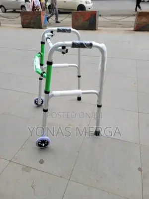 Ean 010a Front Wheel Child Walker and Rear Studs, for Children