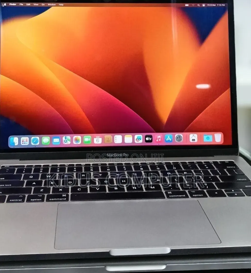 New Laptop Apple MacBook Pro 2017 16GB Intel Core i5 SSD 256GB