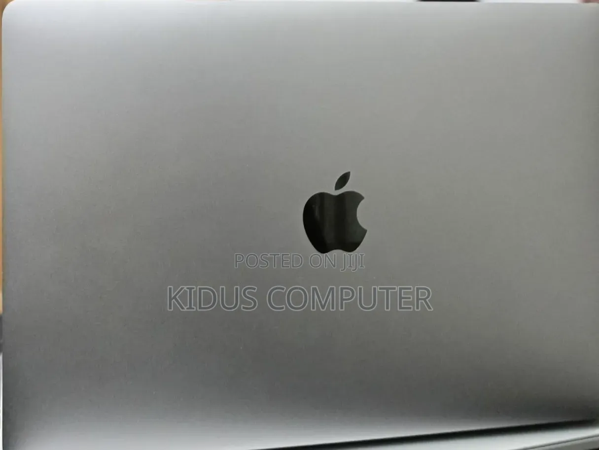 New Laptop Apple MacBook Pro 2017 16GB Intel Core i5 SSD 256GB