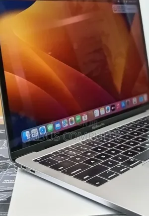 New Laptop Apple MacBook Pro 2017 16GB Intel Core i5 SSD 256GB
