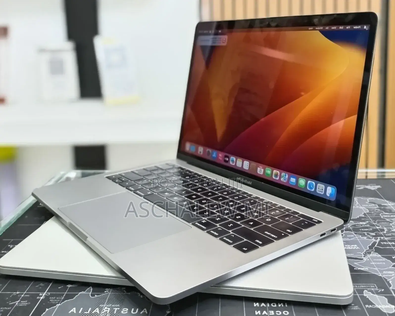 New Laptop Apple MacBook Pro 2017 16GB Intel Core i5 SSD 512GB