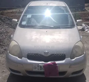 Toyota Vitz 2002 Silver