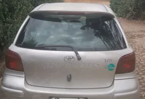Toyota Vitz 2002 Silver