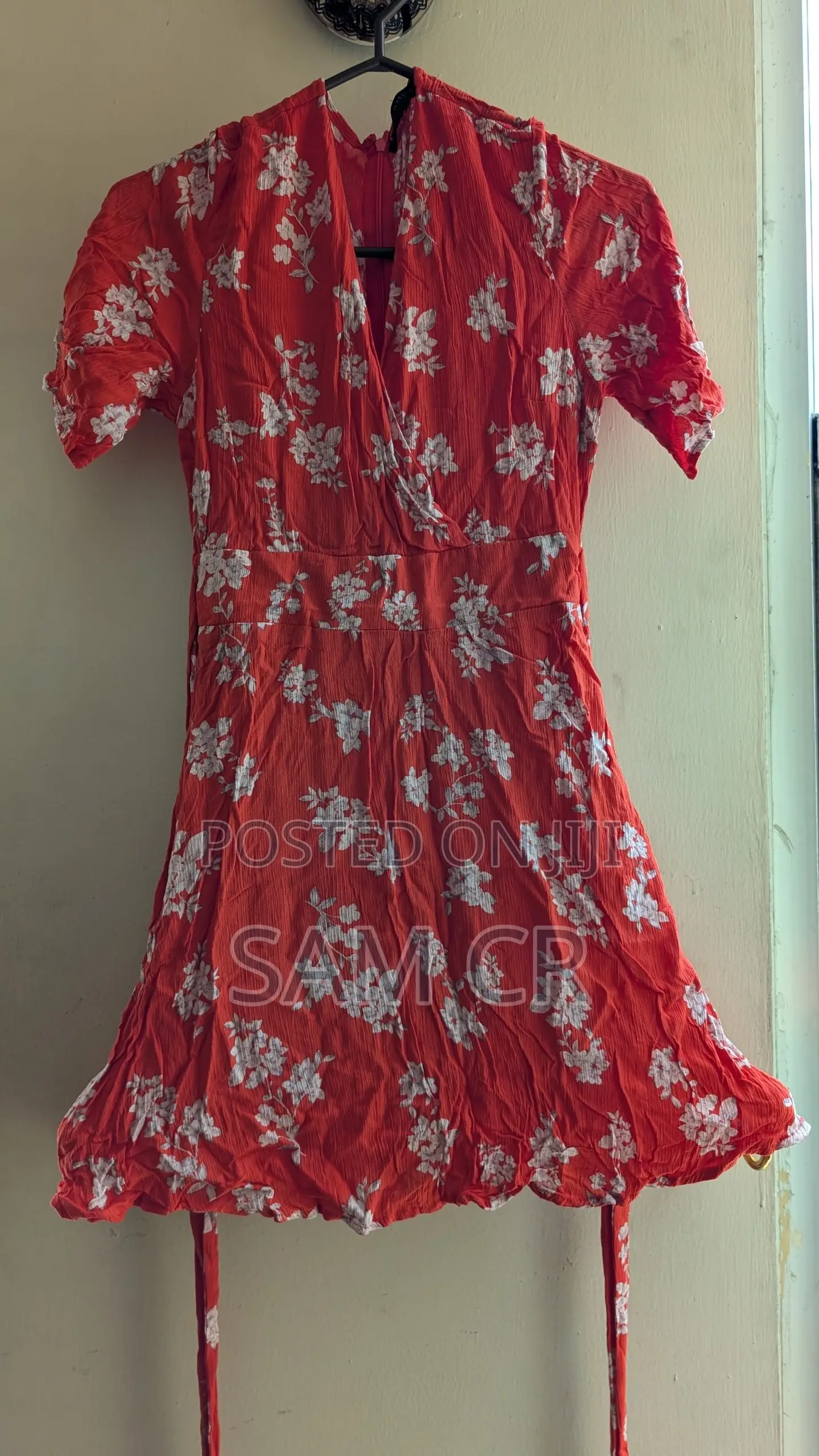 Red Floral Dress – Large – Eye Catching – Perfect for Events