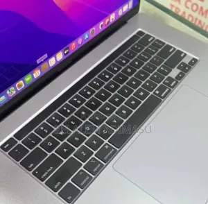 New Laptop Apple MacBook Pro 2019 32GB Intel Core i9 SSD 512GB