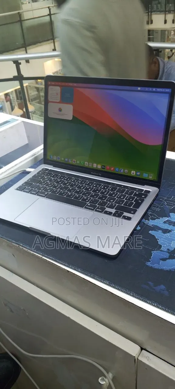 New Laptop Apple MacBook Pro 2020 16GB Intel Core i5 SSD 512GB