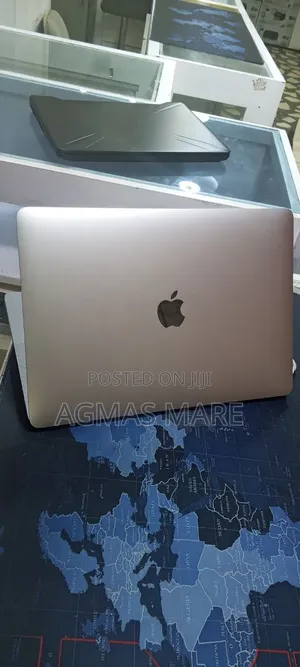 New Laptop Apple MacBook Pro 2020 16GB Intel Core i5 SSD 512GB